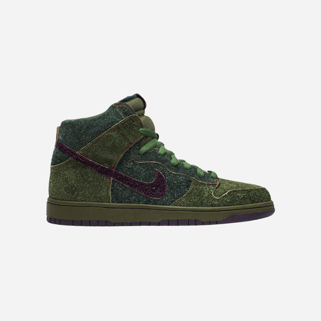 Nike dunk sb high skunk 420 where to buy best sale