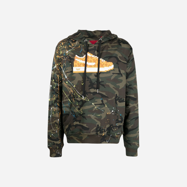 8-BIT BY MOSTLY HEARD RARELY SEEN - CAMO SNEAKER GRAPHIC HOODIE