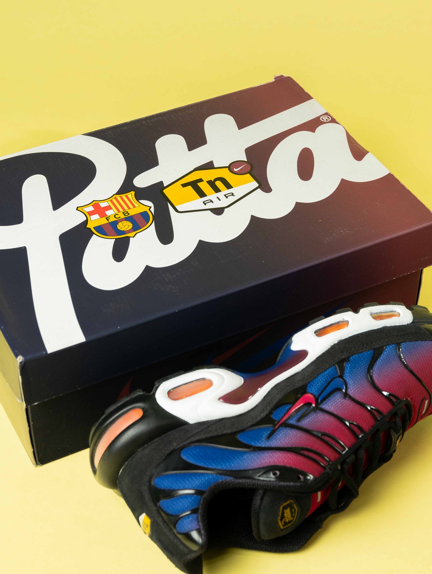 Air Max Plus x F.C. Barcelona x Patta Black/Nobel red Sneakers DS