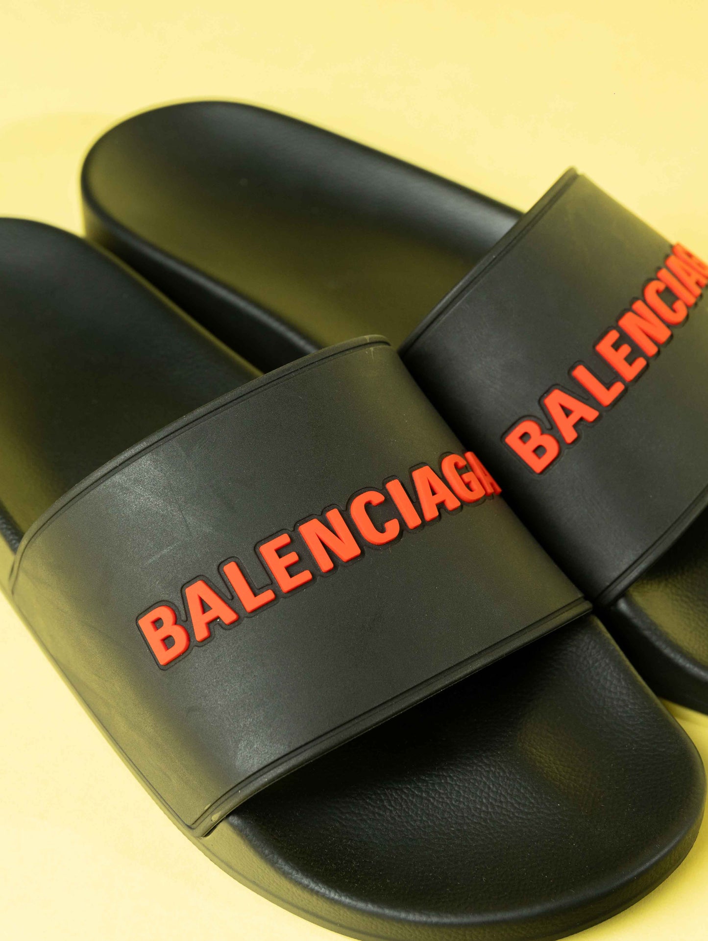 Balenciaga Pool Slides 'Black Red'