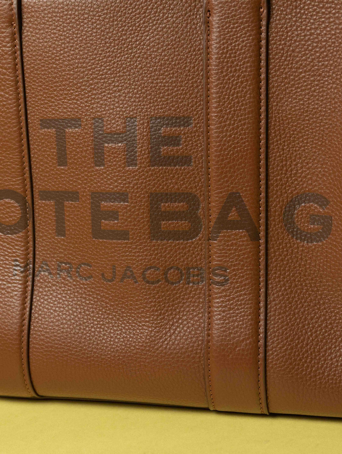 Marc Jacobs The Leather Medium Tote Bag - ARGAN OIL 645SOPDJA