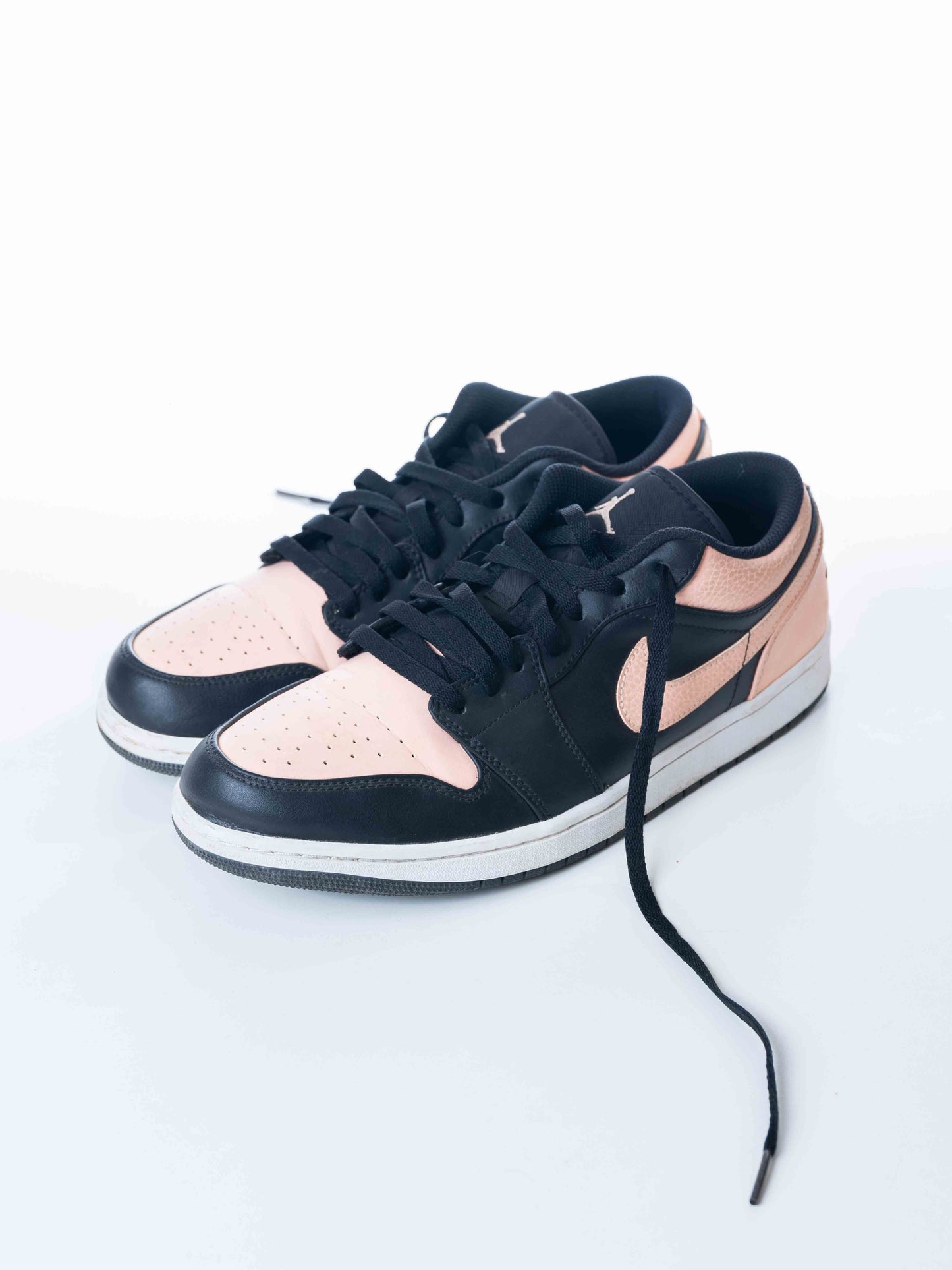 Air Jordan 1 Low 'Crimson Tint'