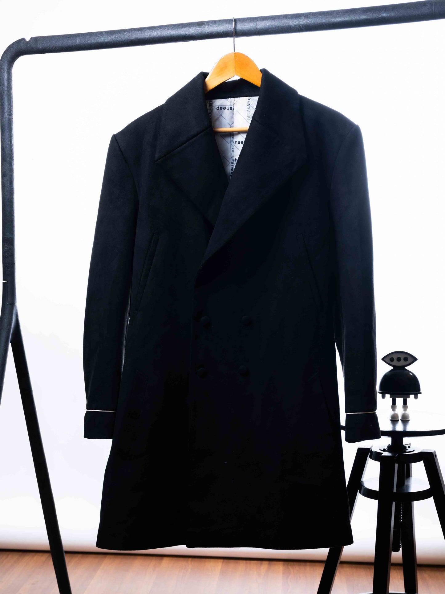 BLACK SHEEP BLACK VELVET OVERCOAT