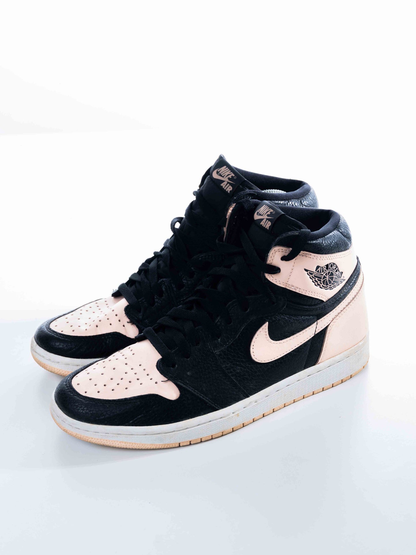 Jordan 1 Retro High Black Crimson Tint