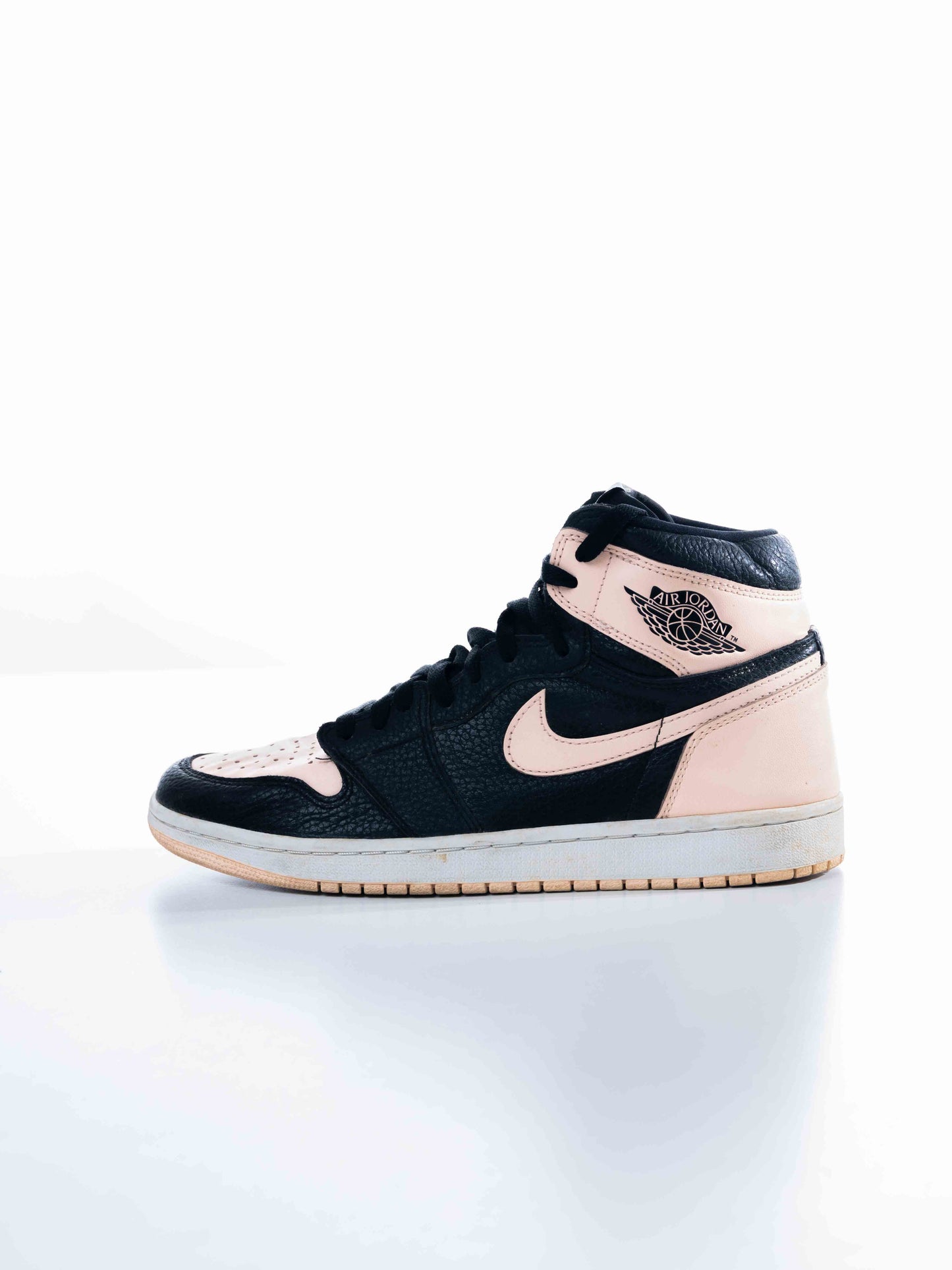 Jordan 1 Retro High Black Crimson Tint