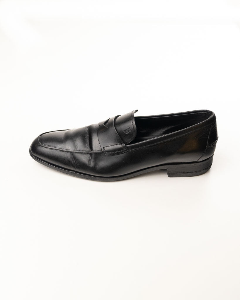 TODS BLACK SLIP ON LOAFERS