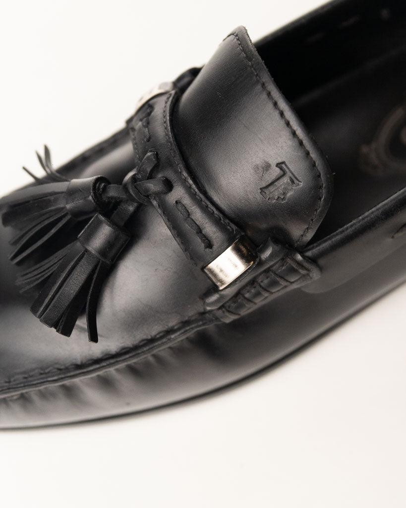 TOD'S BLACK LEATHER TASSEL LOAFERS