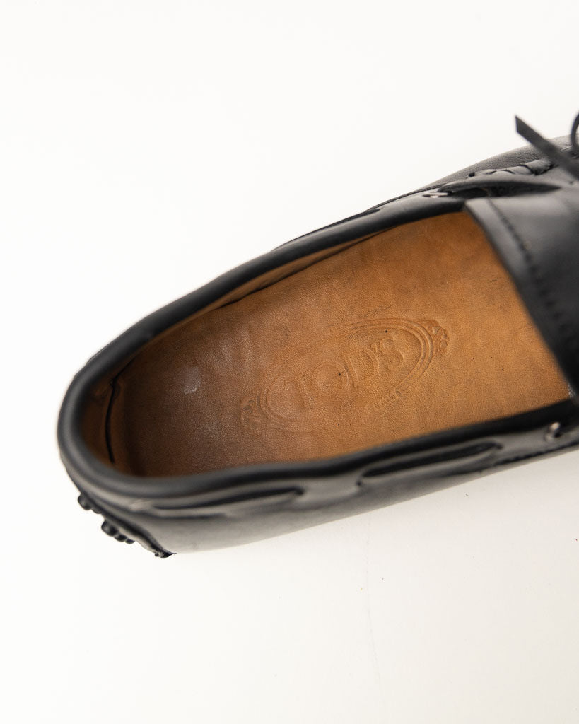 TODS BLACK LEATHER SLIP ON LOAFER