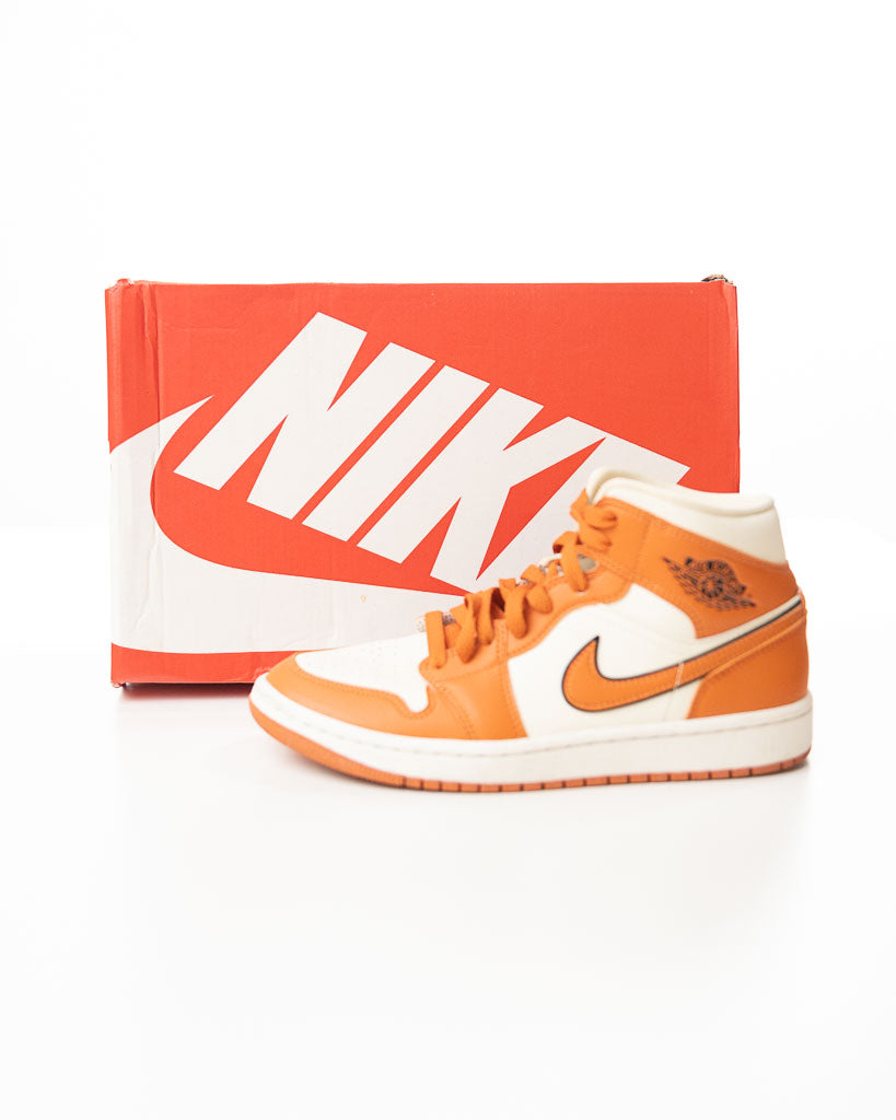 NIKE WOMENS AIR JORDAN 1 MID SE *SPORT SPICE