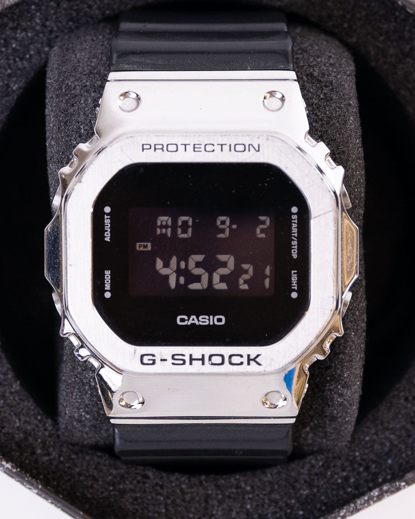 CASIO G-SHOCK DIGITAL BLACK DIAL MEN GM-5600U-1DR (G1526)