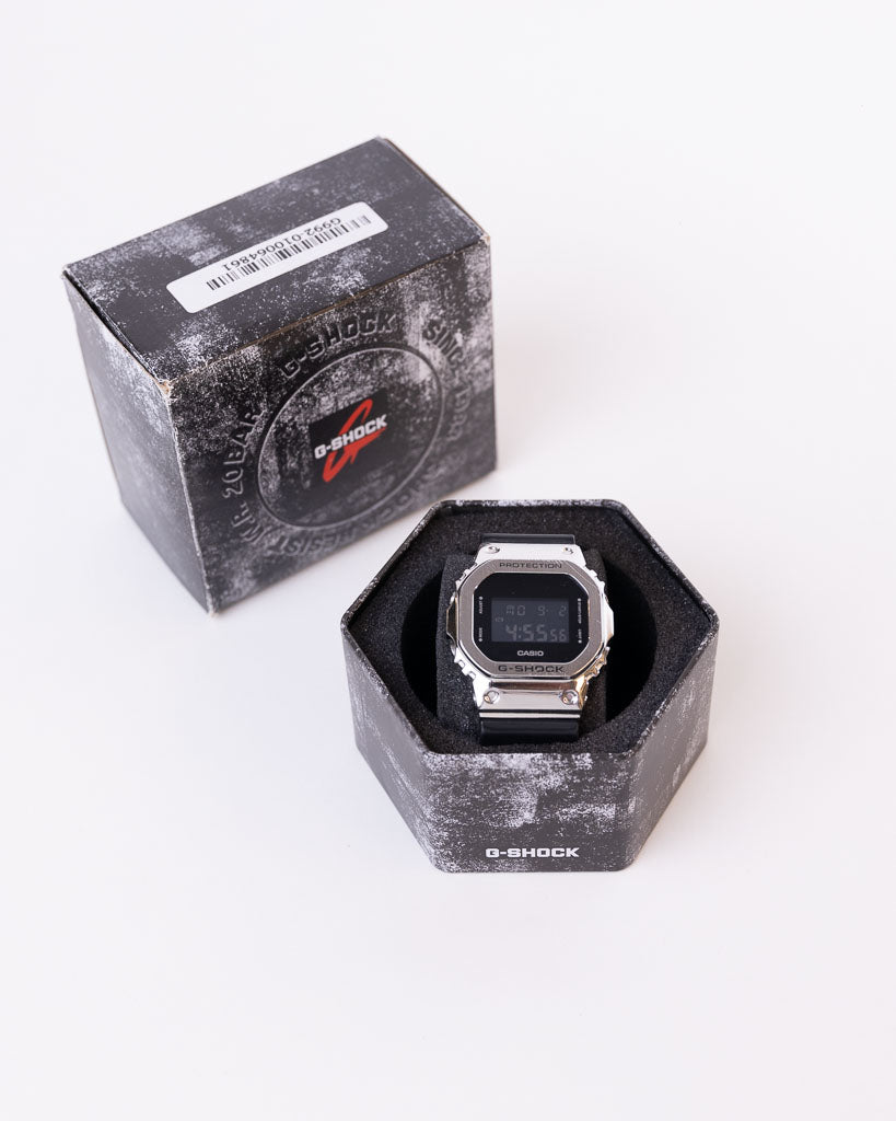 CASIO G-SHOCK DIGITAL BLACK DIAL MEN GM-5600U-1DR (G1526)