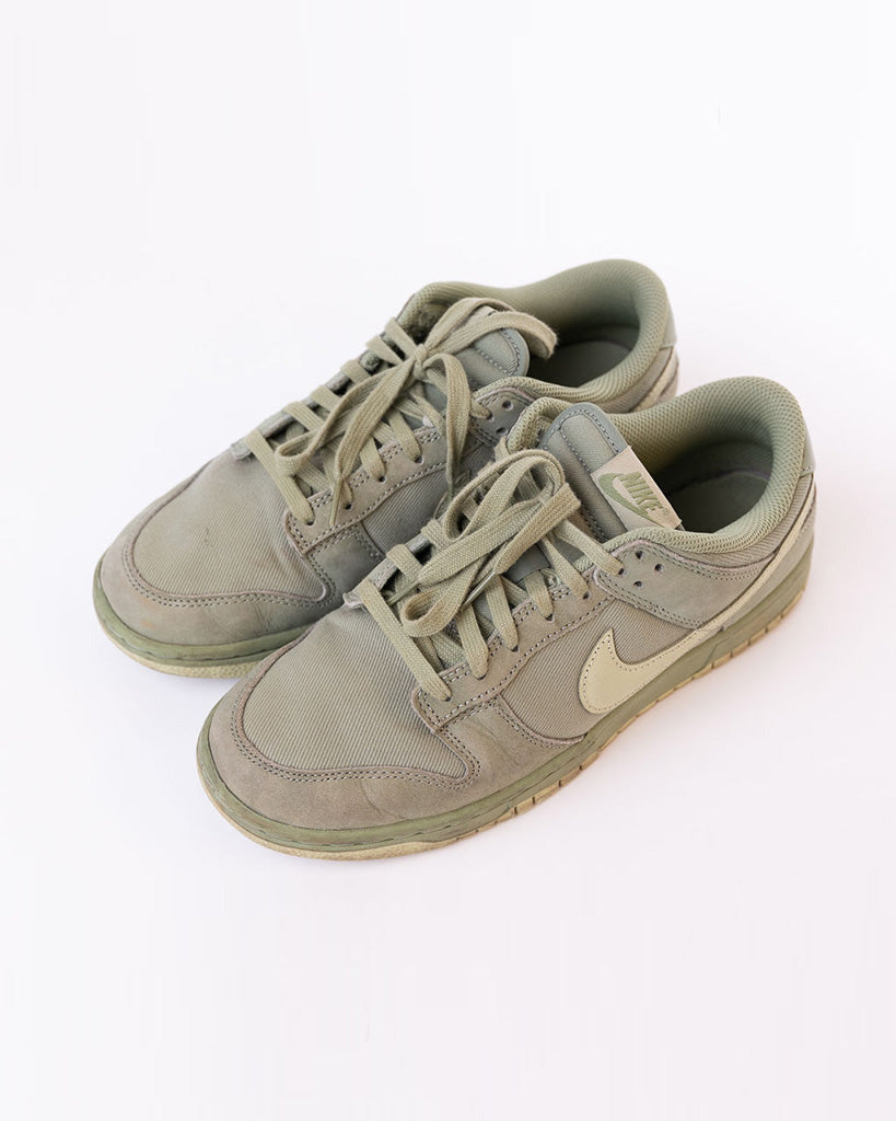 NIKE DUNK LOW OIL GREEN AND OLIVE AURA