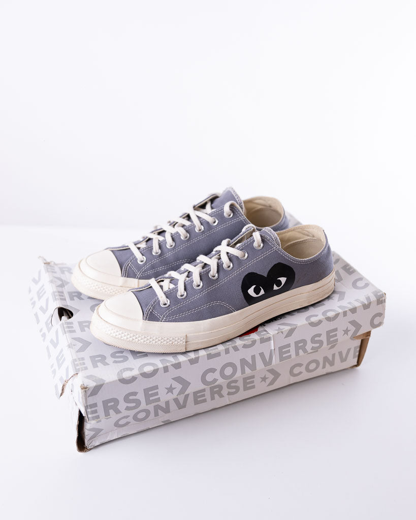 CONVERSE PLAY BLACK HEART GREY LOW TOP - SNEAKERS