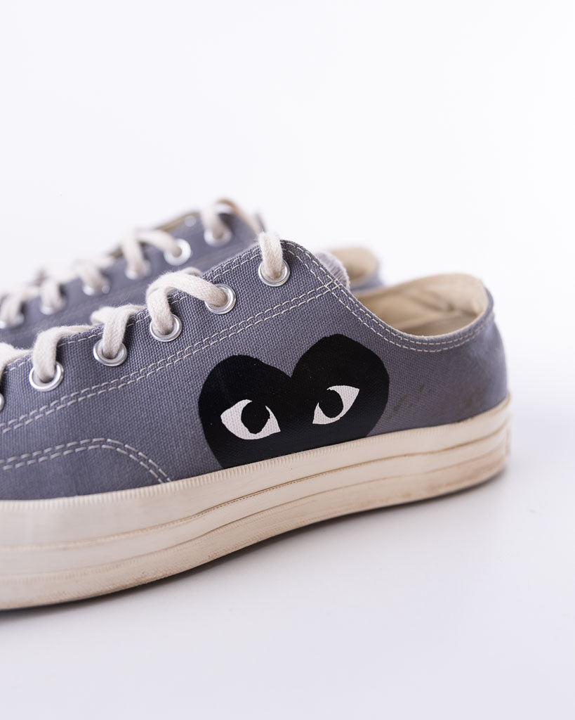 CONVERSE PLAY BLACK HEART GREY LOW TOP - SNEAKERS