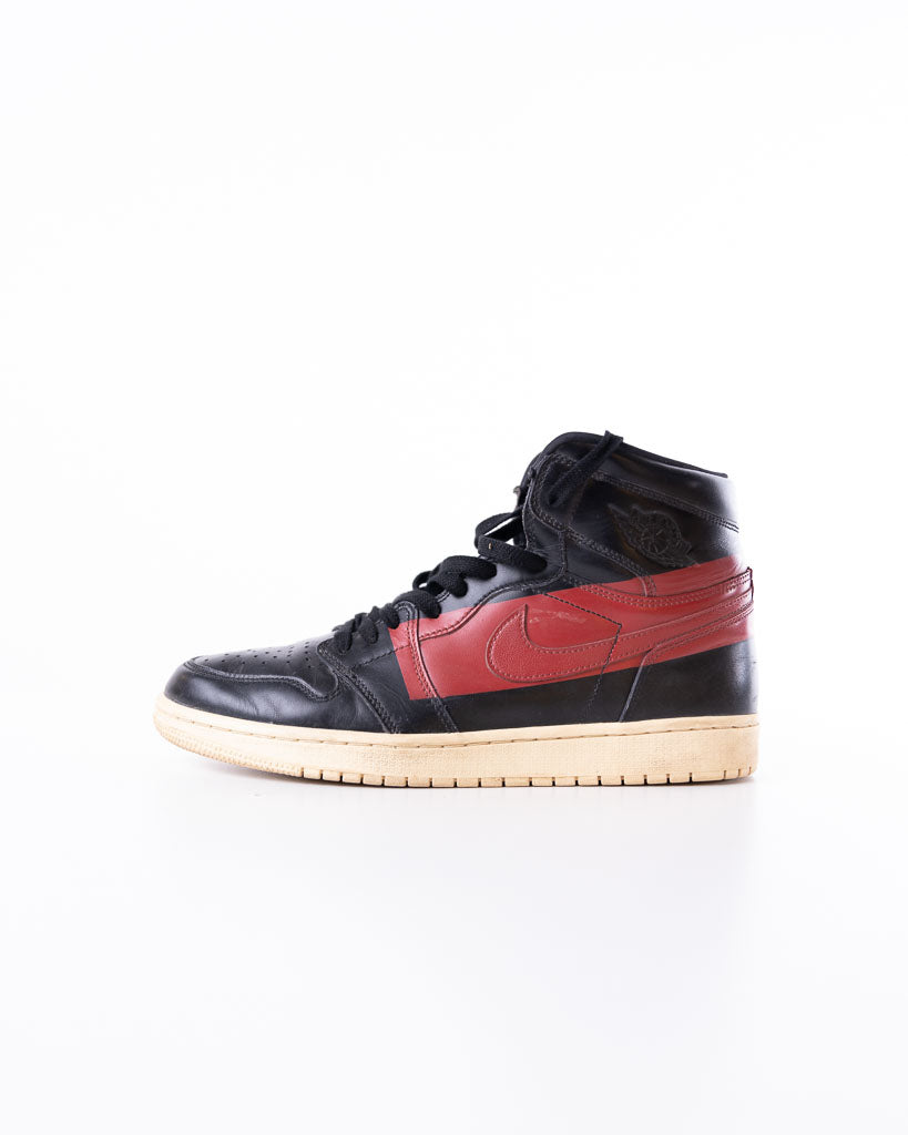 JORDAN 1 RETRO HIGH OG DEFIANT COUTURE