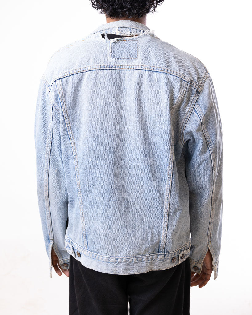 VINTAGE LEVIS THRASHED AND REPIRED DENIM JACKET LIGHT BLUE