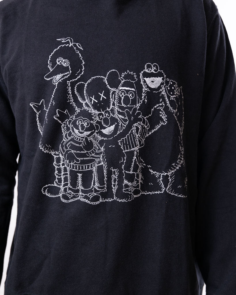 Ss19 Kaws X Uniqlo X Sesame Street Hoodie Black