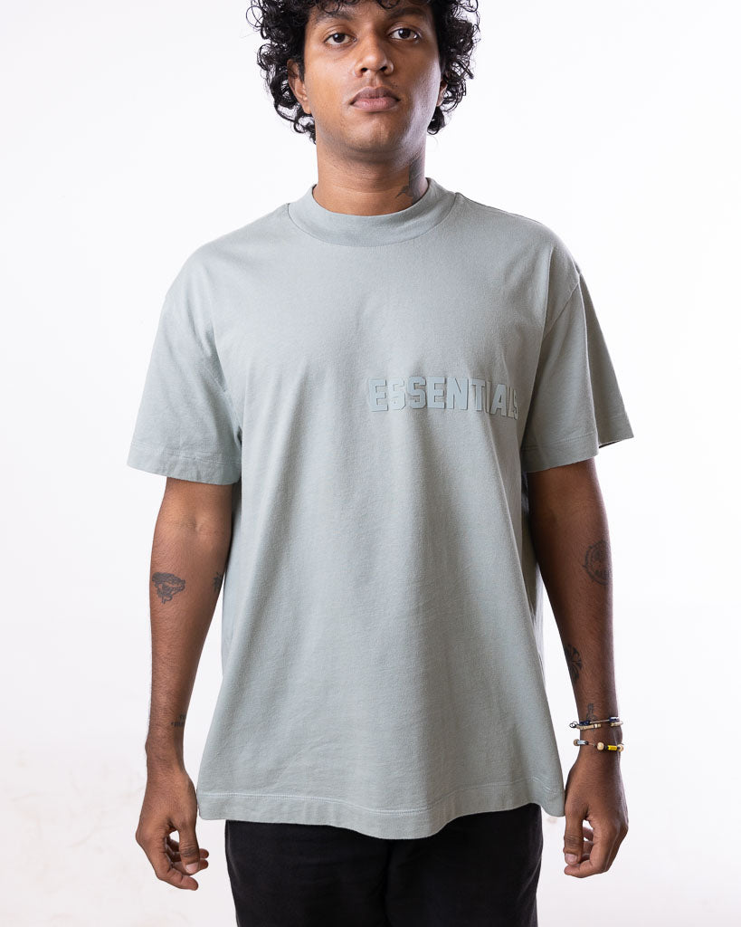 FOG ESSENTIALS T-SHIRT SS23 SYCAMORE