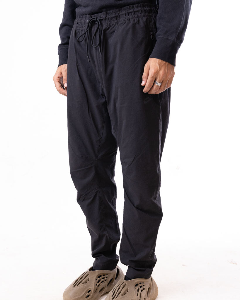 Nike Light Weight Trackpants With Drawstring Black