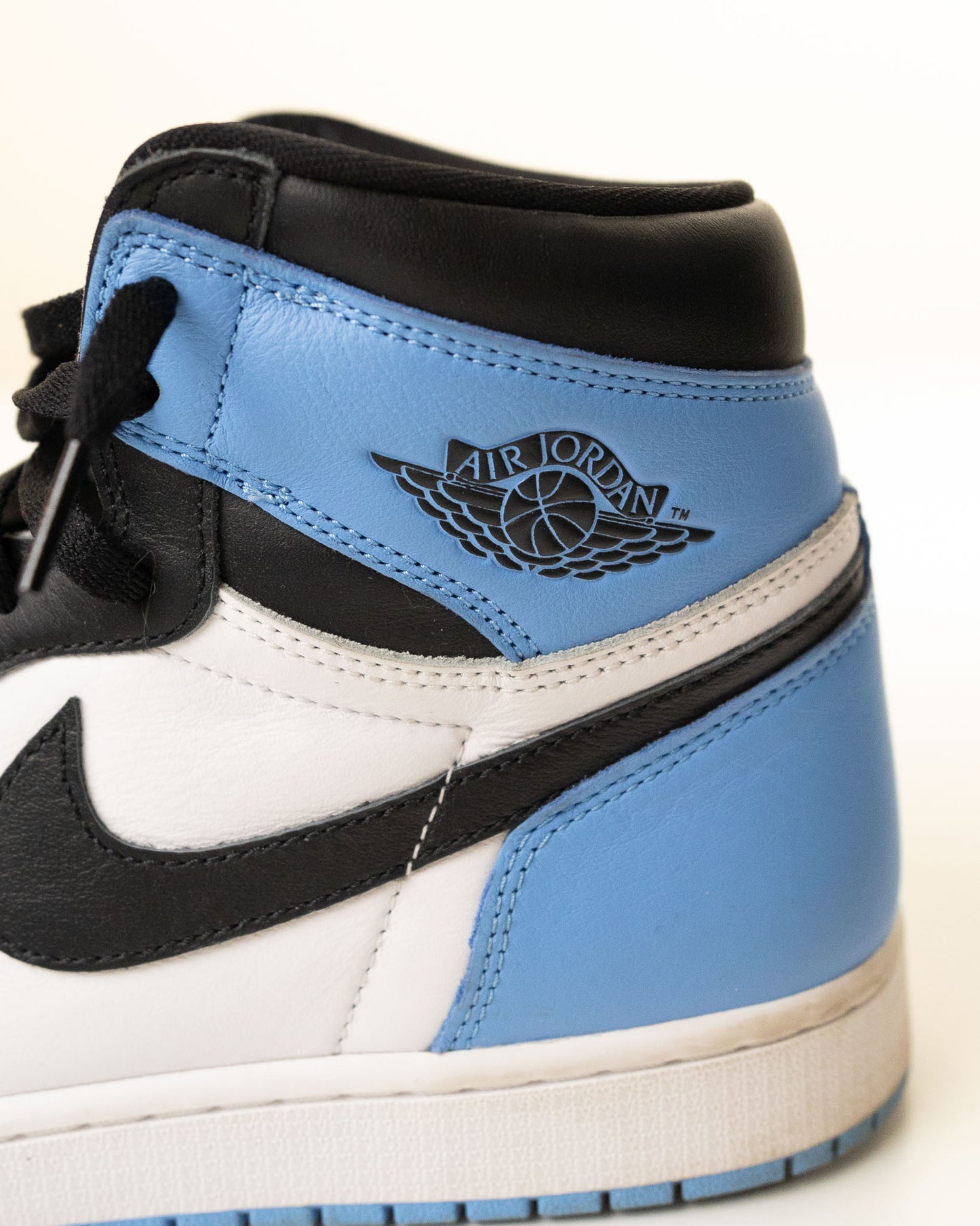 Jordan 1 Retro High OG UNC Toe