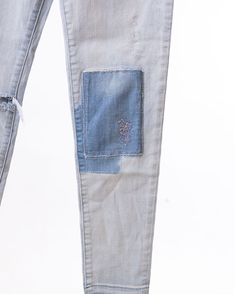 Polo Ralph Lauren Womens Skinny Denim With Flower Embroidery