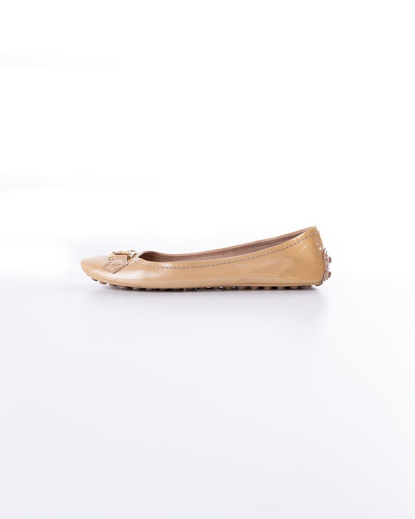 Louis Vuitton Beige Patent Leather Oxford Ballet Flats