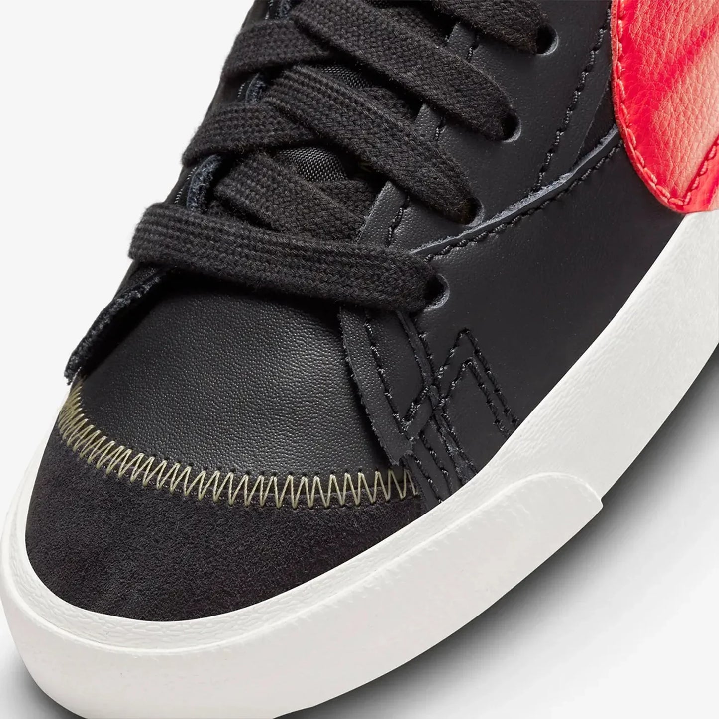 NIKE BLAZER MID 77 JUMBO BLACK BRIGHT CRIMSON