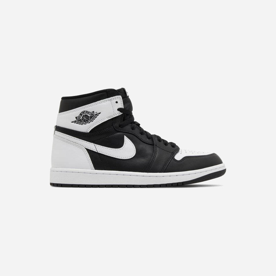 JORDAN 1 RETRO HIGH OG BLACK WHITE