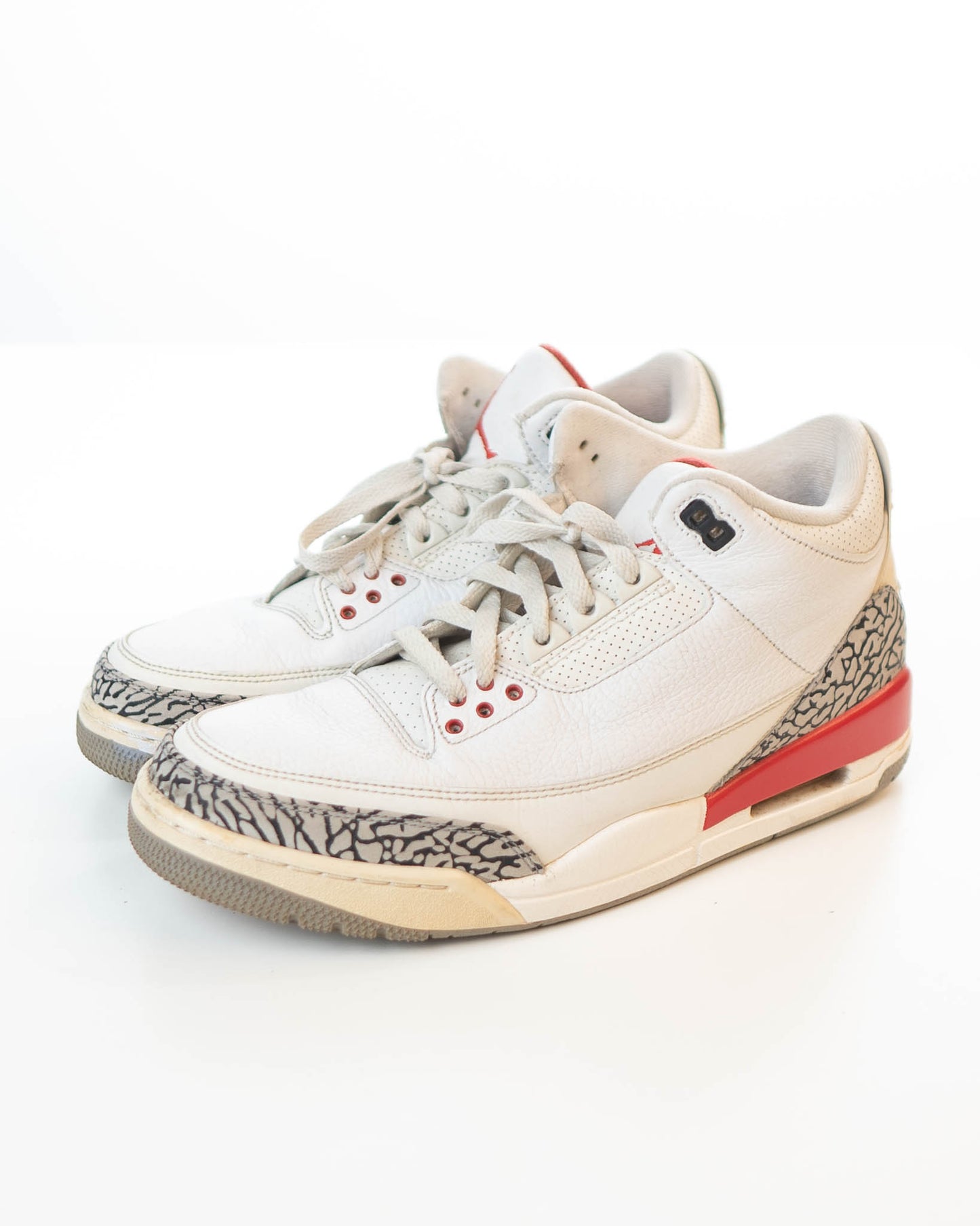 Air Jordan 3 Retro Summit White/Fire Red -Black-Cement Grey