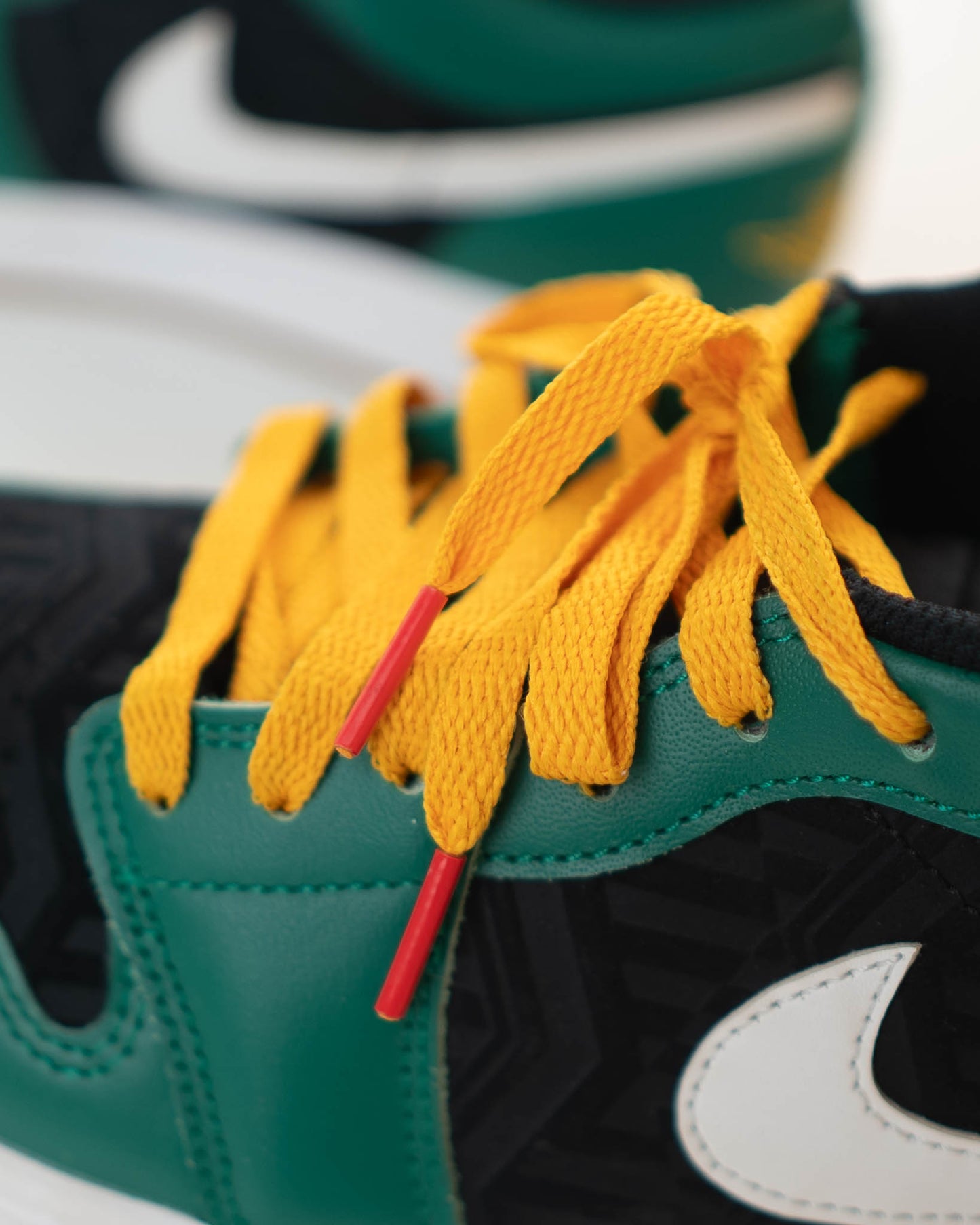 Air Jordan 1 Low SE 'Christmas/Malachite'