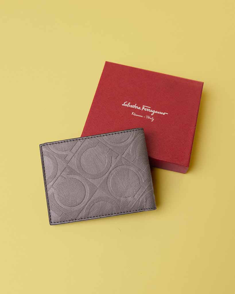 Salvatore Ferragamo Gancini wallet _ grey