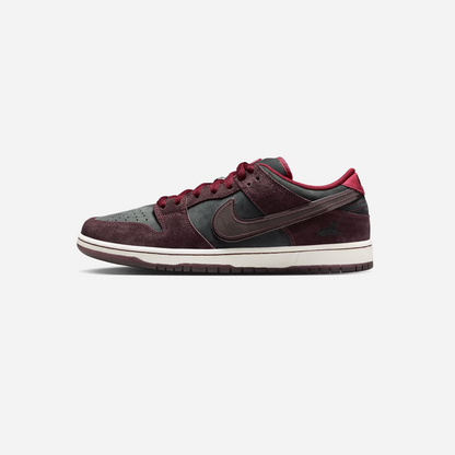 Nike SB Dunk Low Riot Skateshop