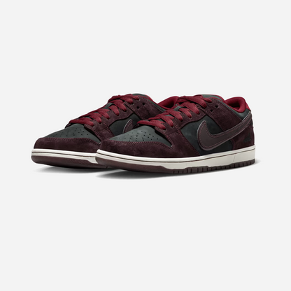 Nike SB Dunk Low Riot Skateshop