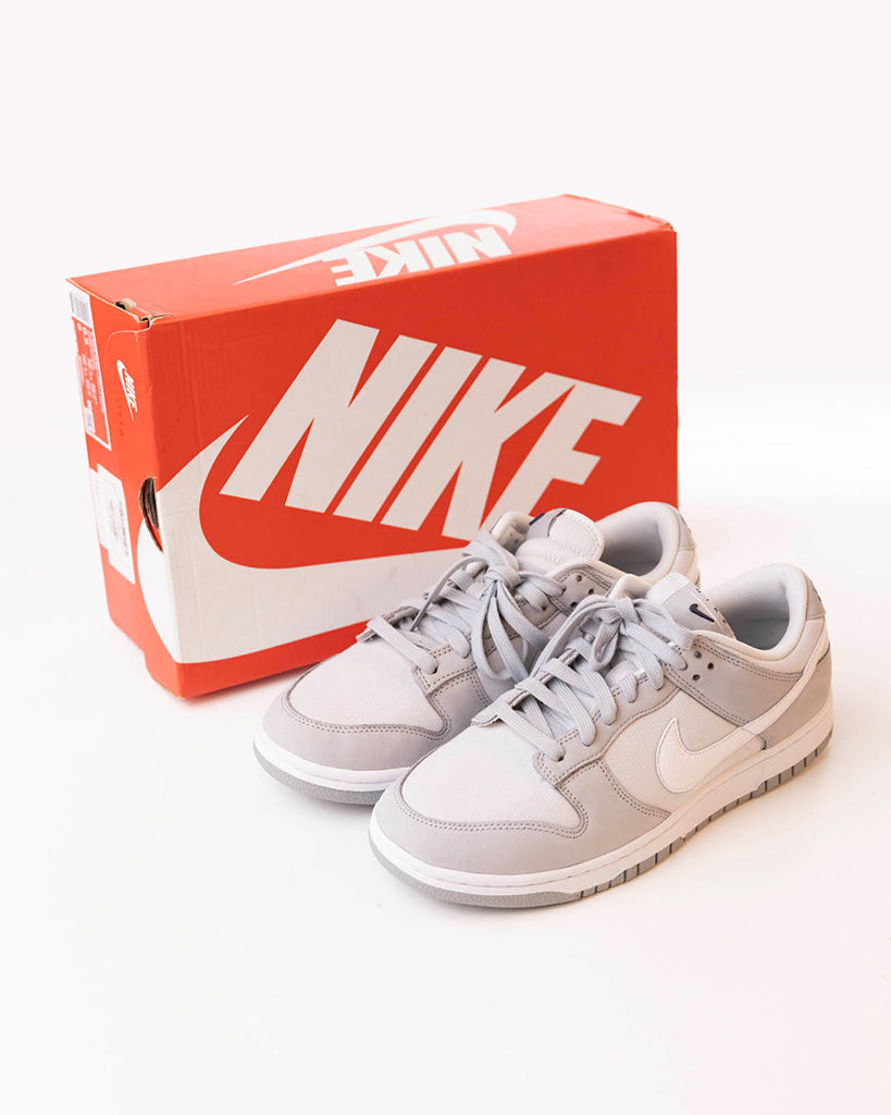 NIKE DUNK LOW LX LIGHT SMOKE GREY