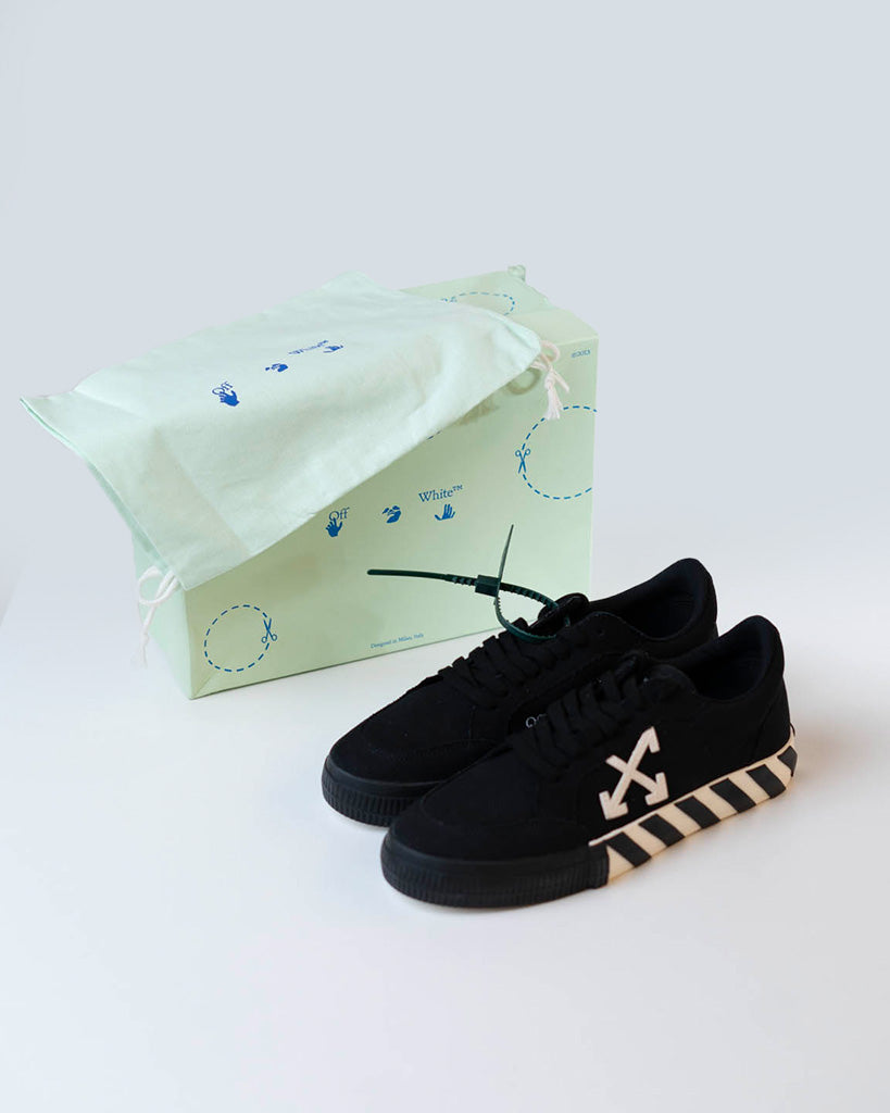 OFF-WHITE Low Volcanized Canvas Black White DS