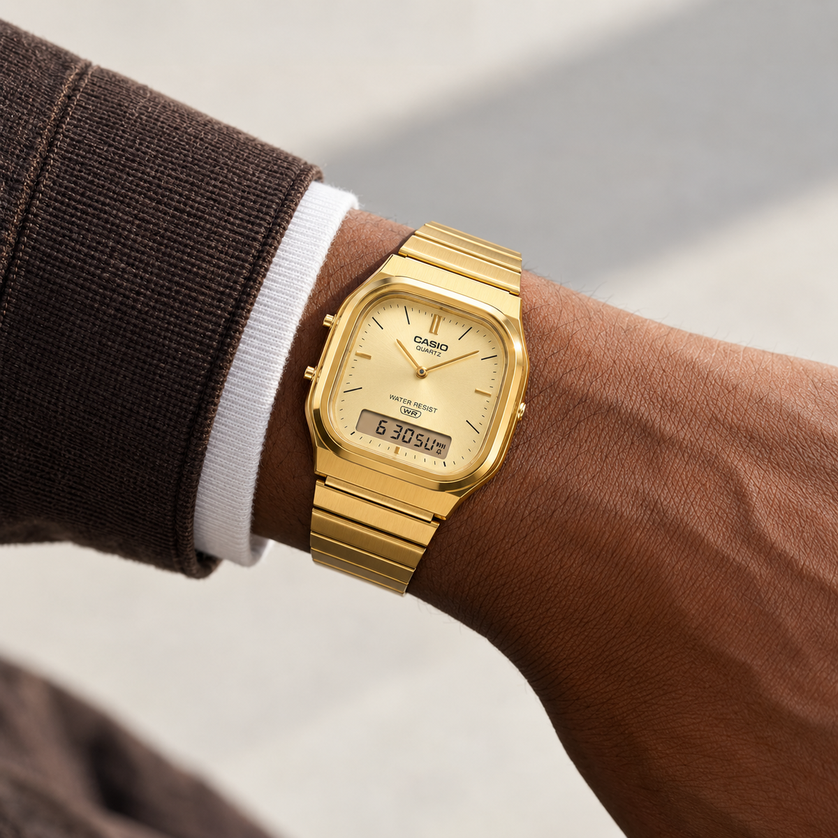 Casio Vintage AQ-240EG-9A Gold-Tone Analog Digital Retro Stainless Steel Watch with Dual Time