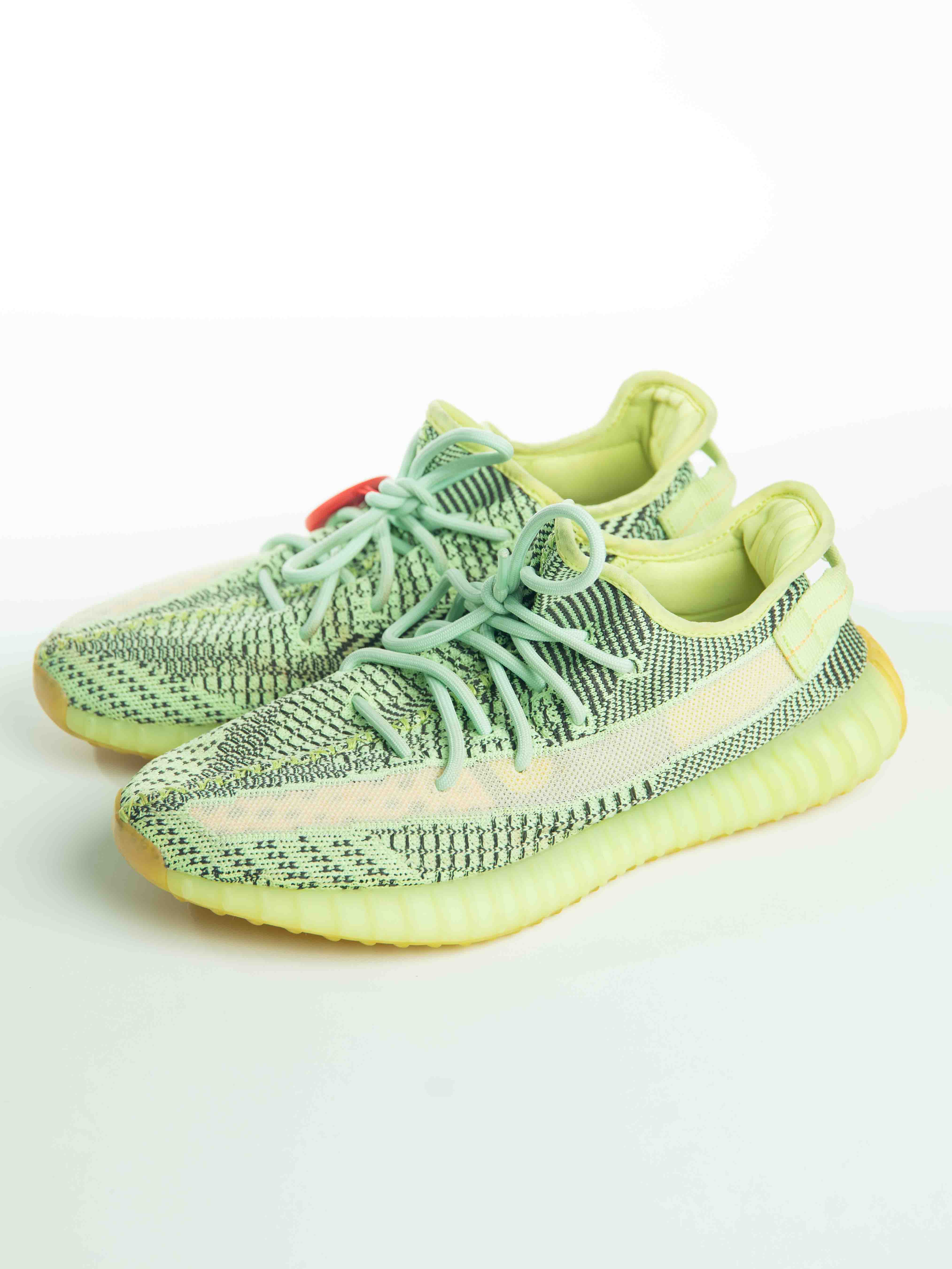 Adidas Yeezy shops Boost 350 V2