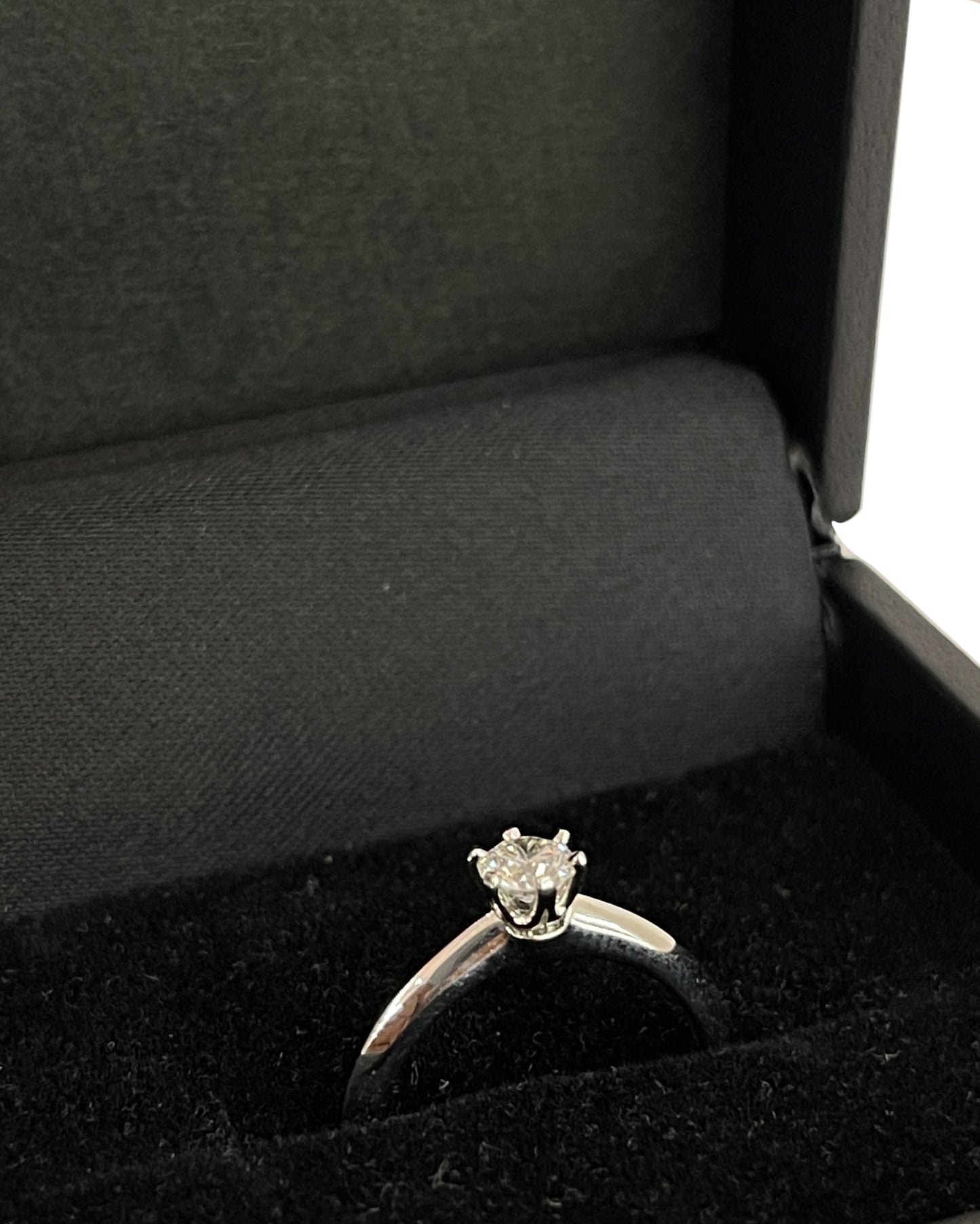 TIFFANY & CO CLASSIC PRAWN PLATINUM 0.37 CARAT IF DIAMOND RING WITH TIFFANY CERTIFICATE