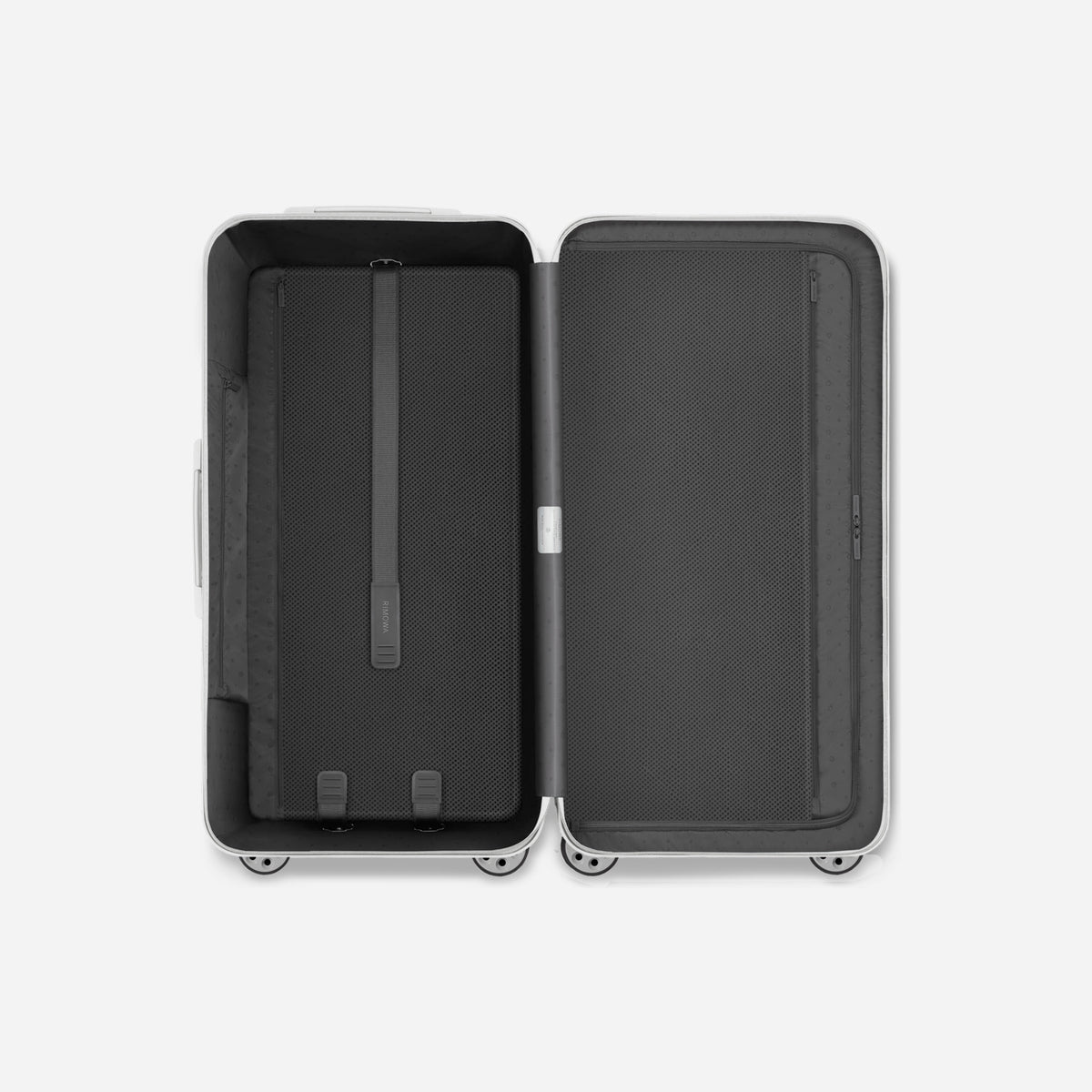 RIMOWA Essential Trunk Plus Gloss White