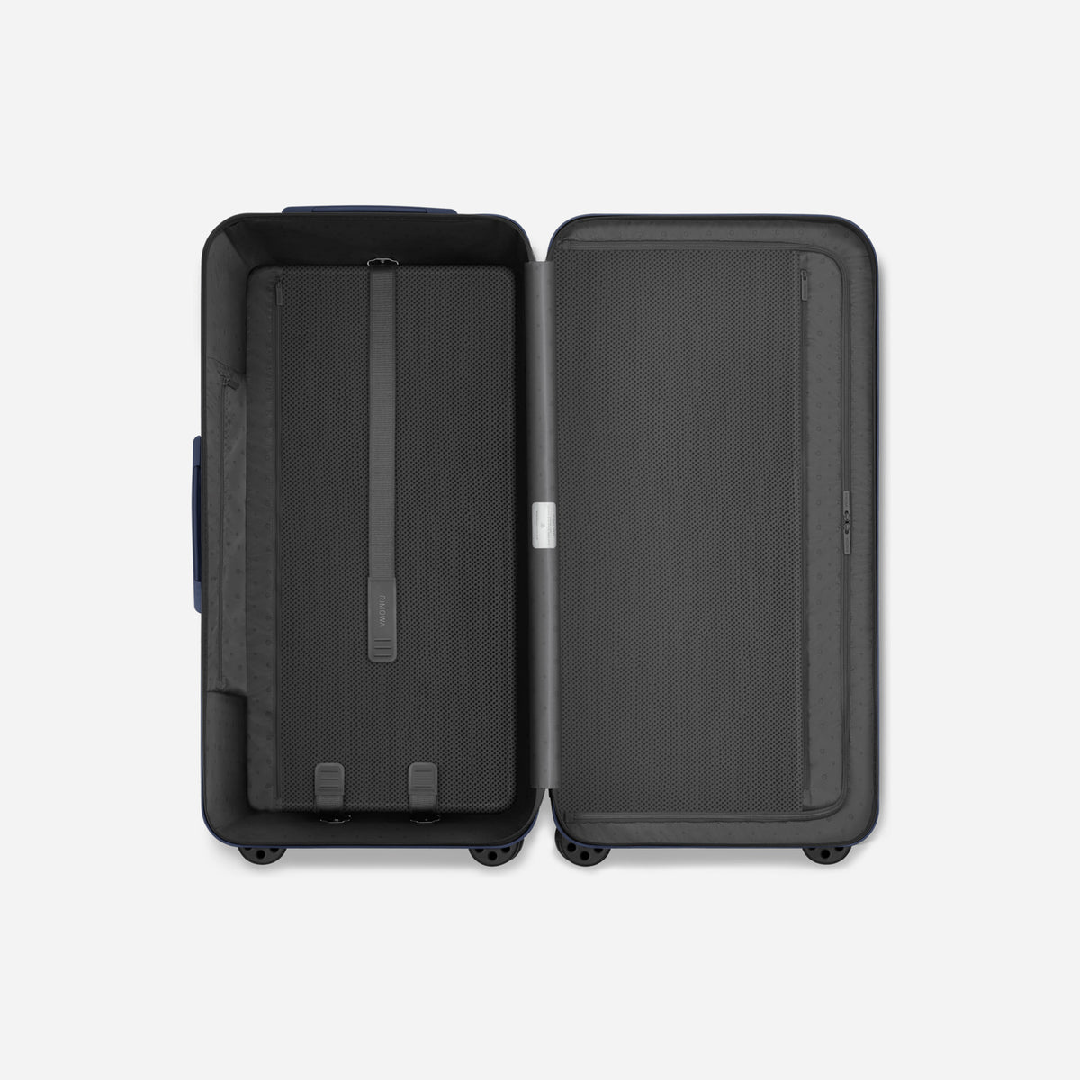 RIMOWA Essential Trunk Plus Matte Blue
