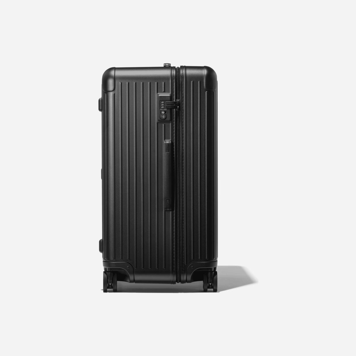 RIMOWA Essential Trunk Matte Black