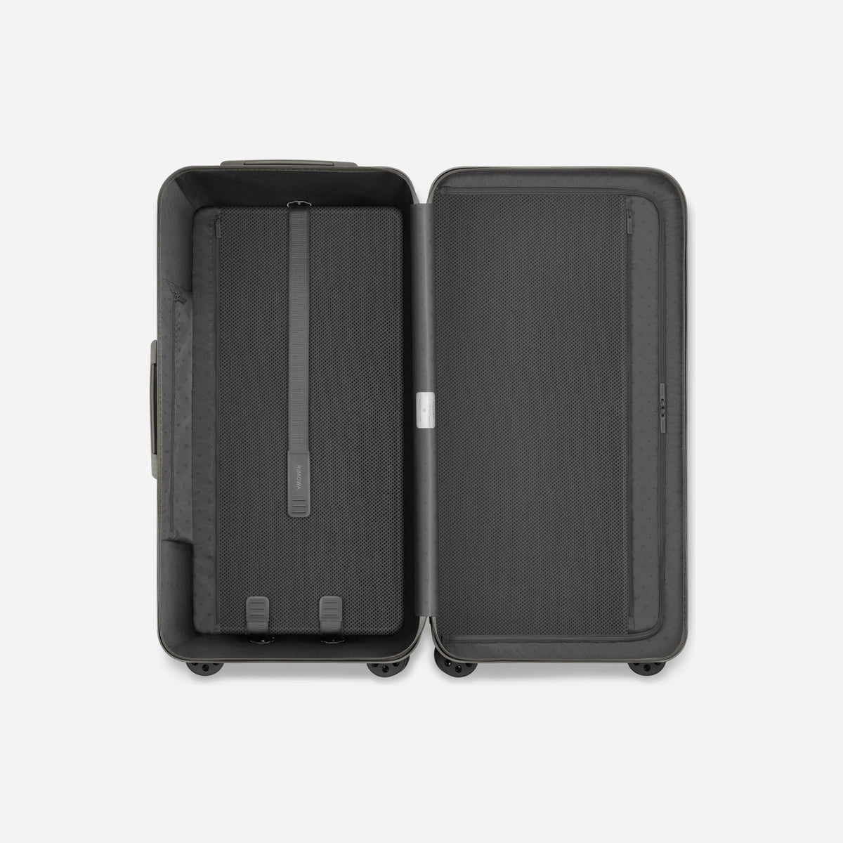 RIMOWA Essential Trunk Plus Gloss Slate Grey