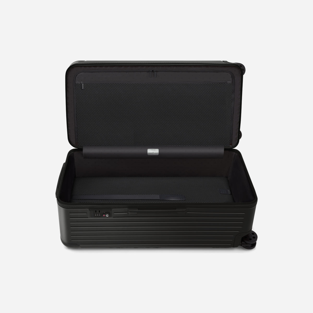 RIMOWA Essential Trunk Plus Matte Black