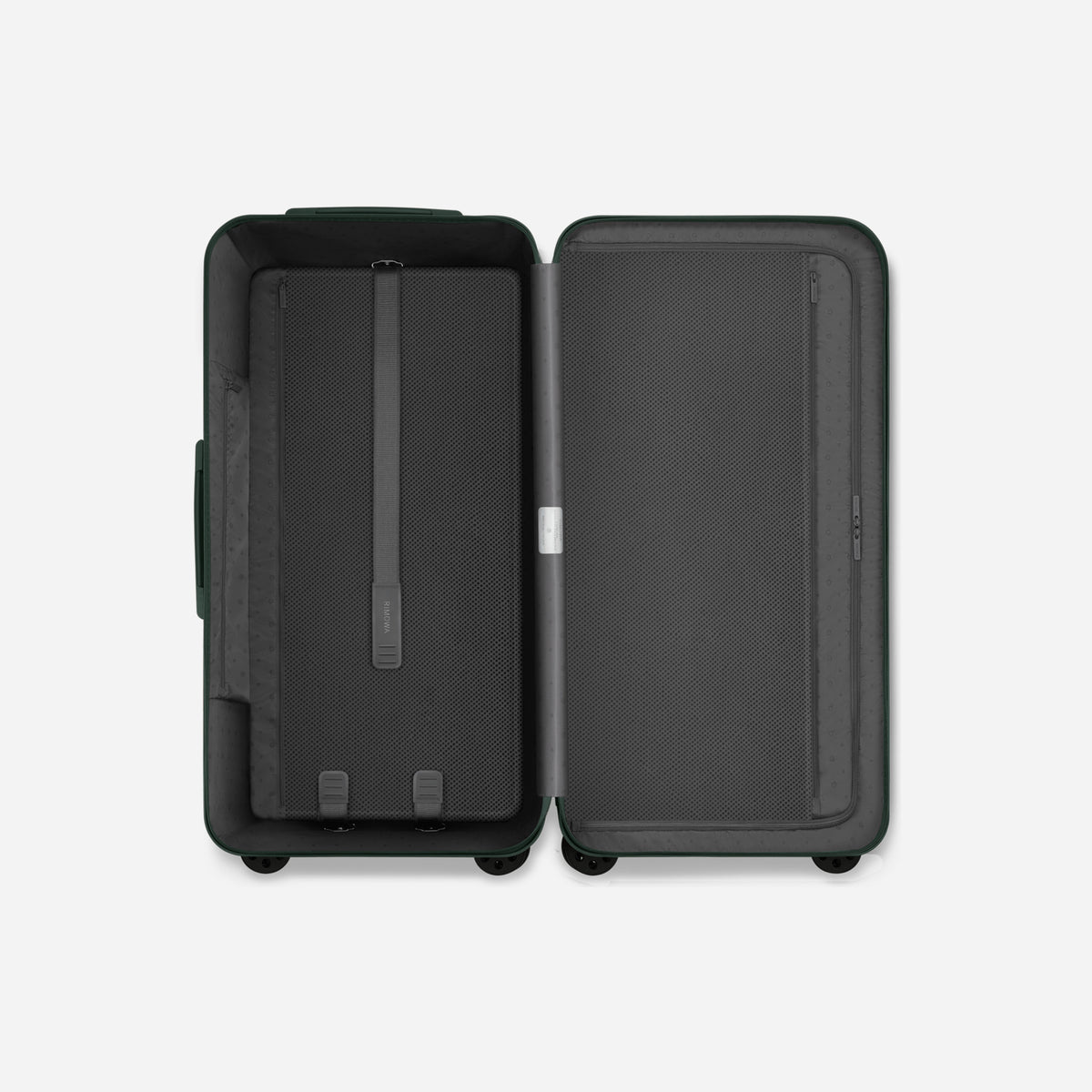 RIMOWA Essential Trunk Plus Gloss Green