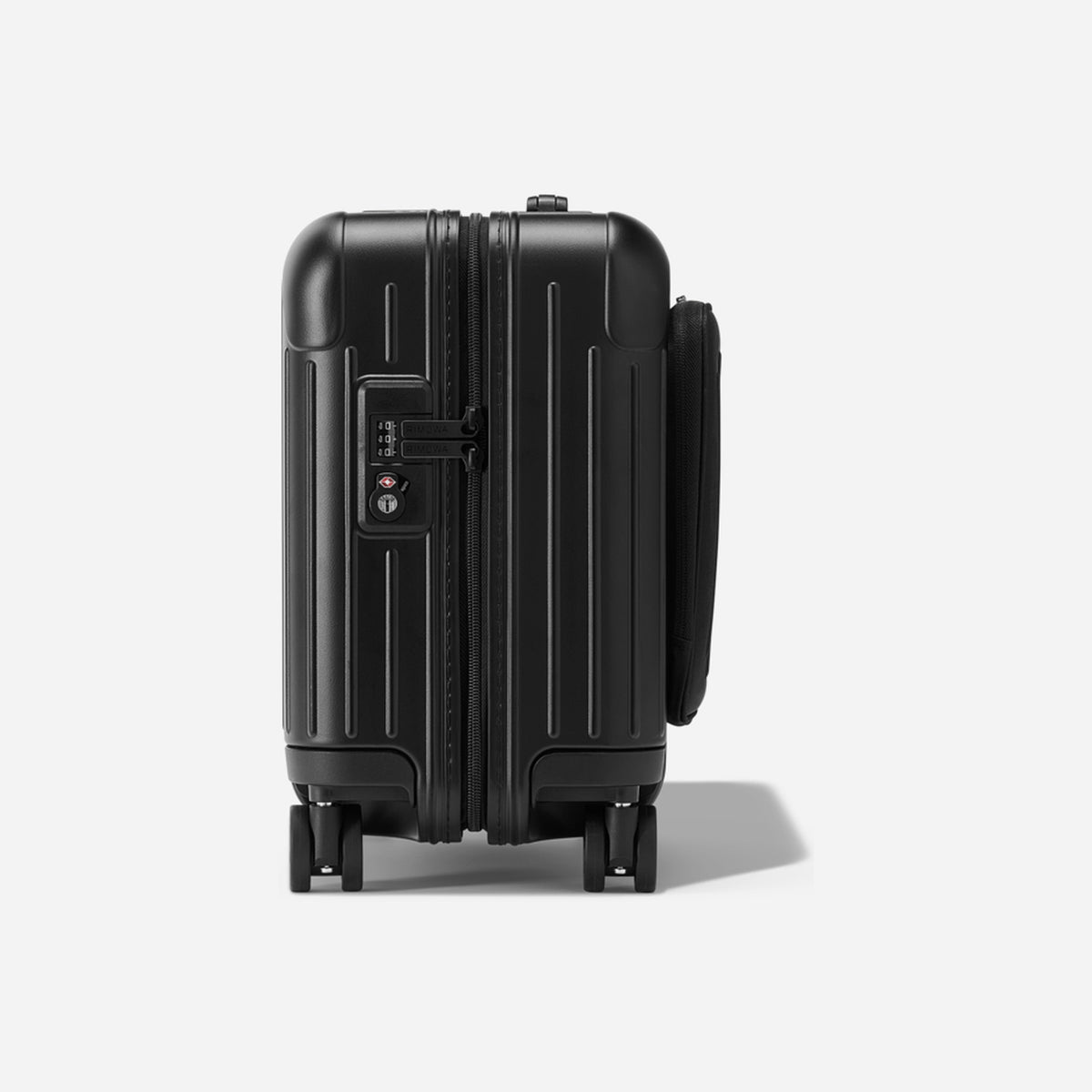 RIMOWA Essential Sleeve Compact Matte Black