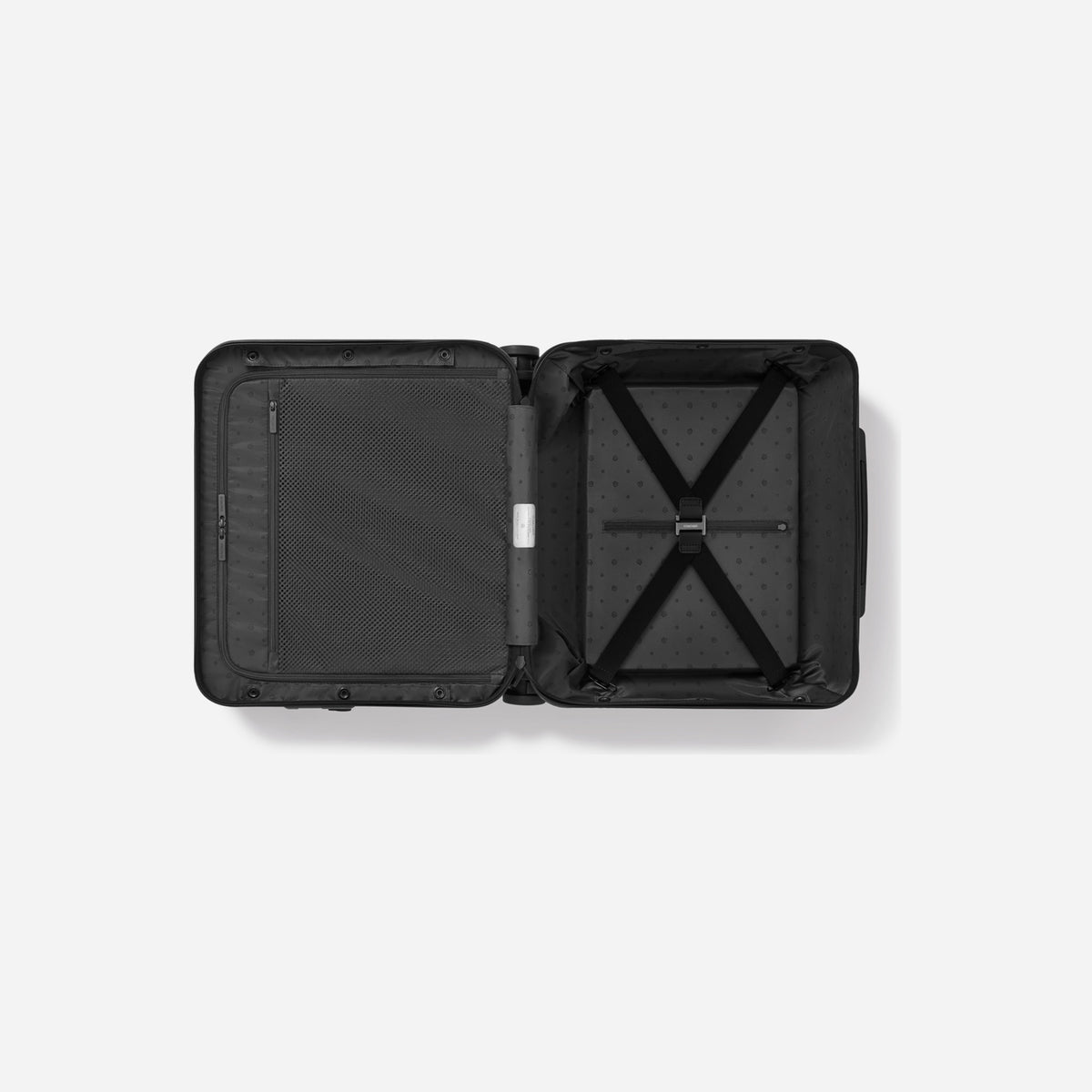 RIMOWA Essential Sleeve Compact Matte Black
