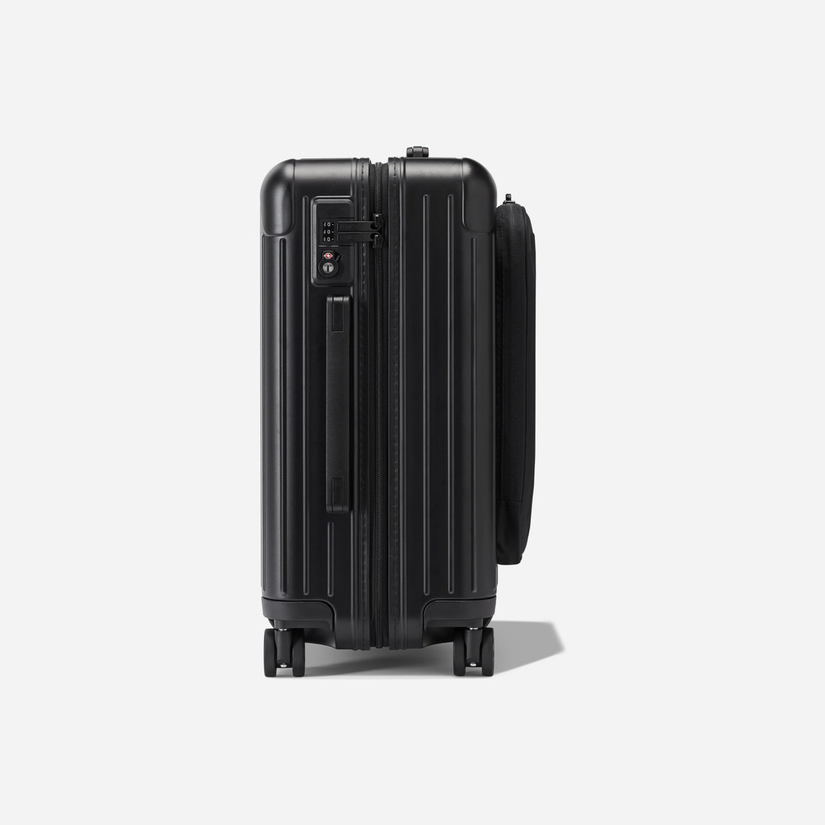 RIMOWA Essential Sleeve Cabin Matte Black