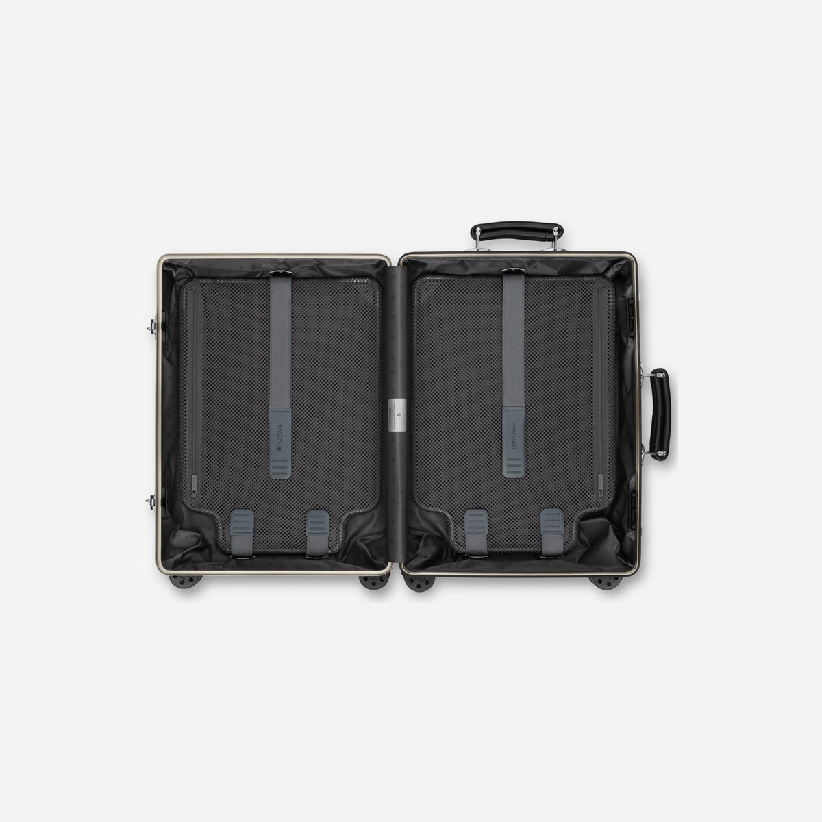 RIMOWA Classic Cabin Titanium