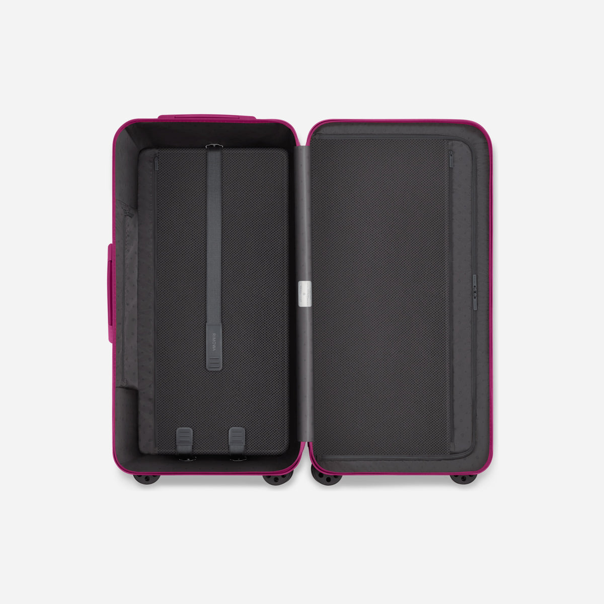 RIMOWA Essential Trunk Plus Gloss Magenta Purple