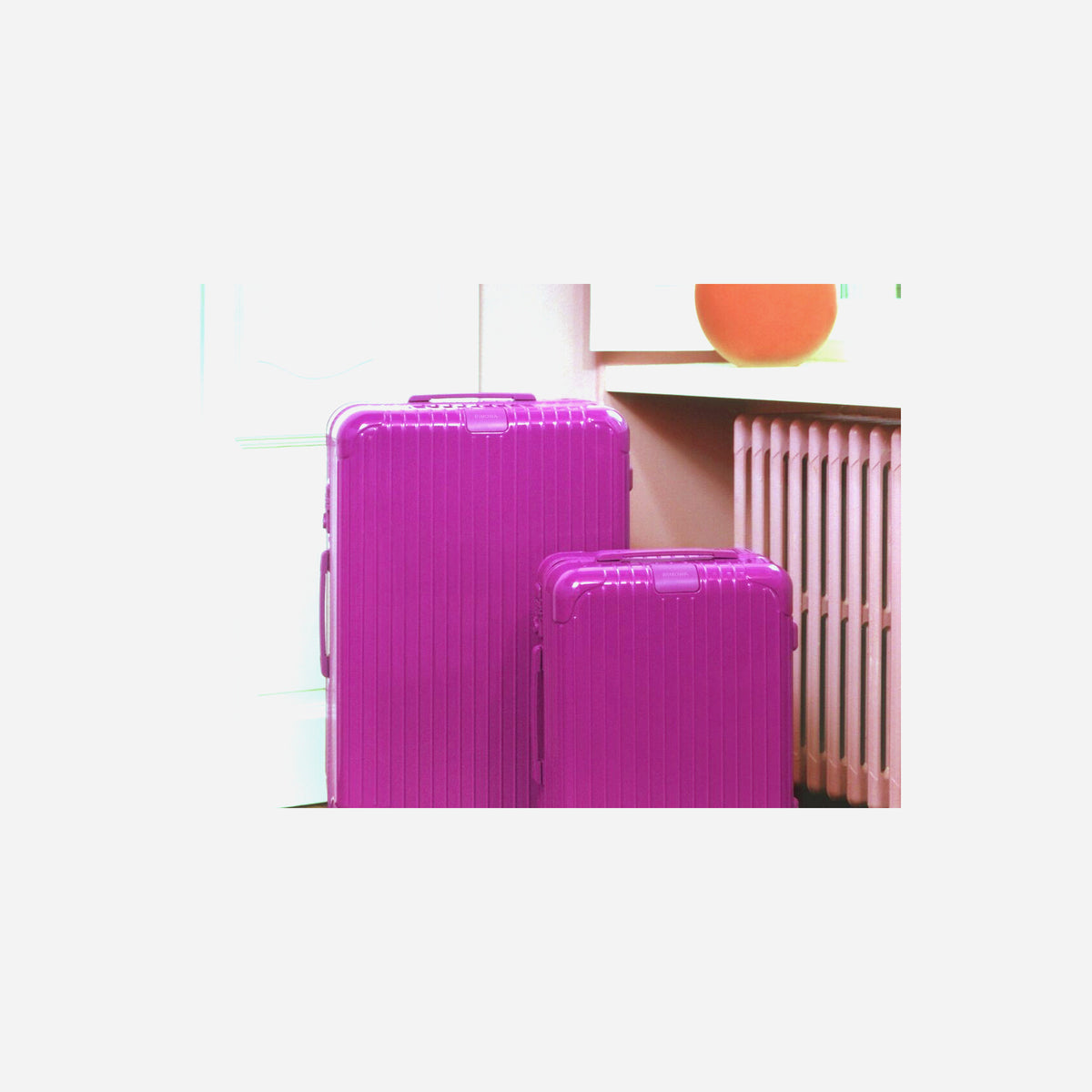 RIMOWA Essential Check-In L Gloss Magenta Purple